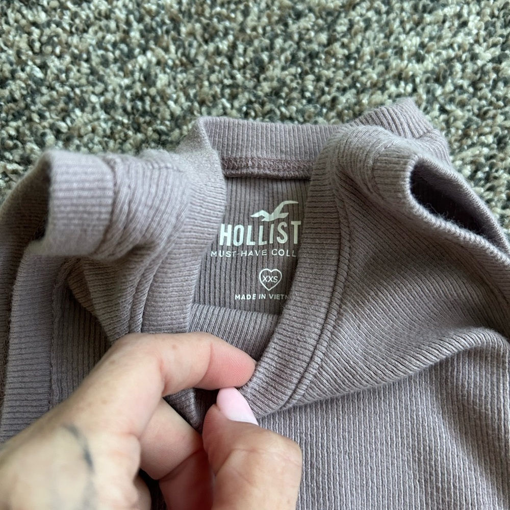 Women’s Cropped Hollister Tank Top Lot - Picture 9 of 9